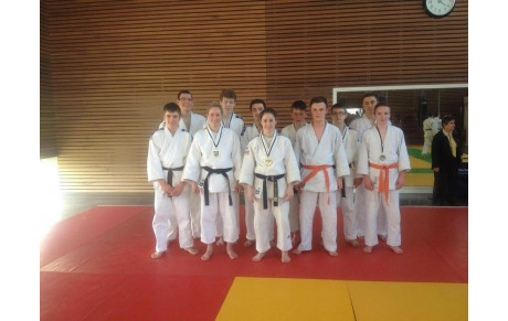 Une équipe aussi remarquable en Fighting et Ne-Waza