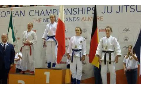 Alexandra sur la 3ème marche de l'Europe